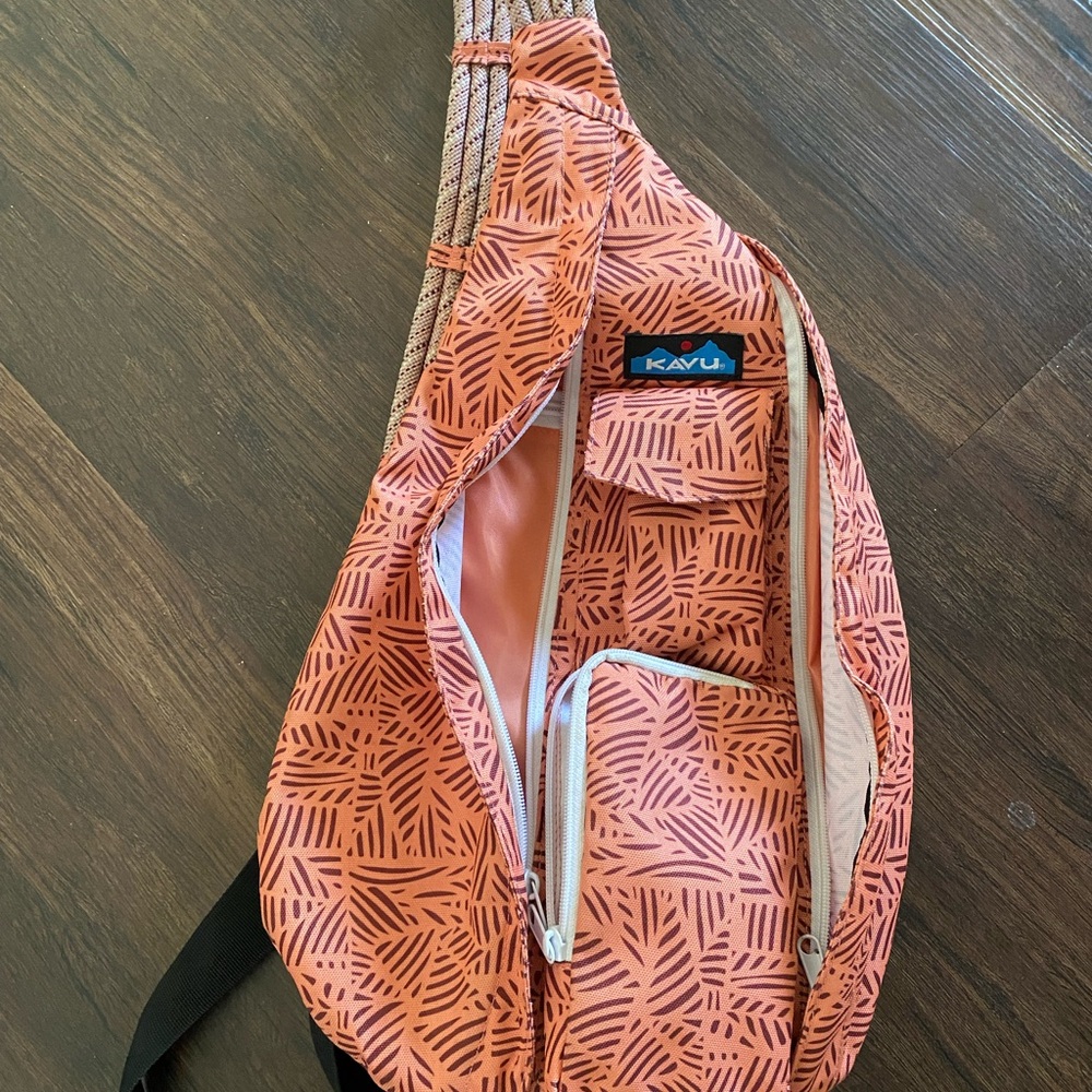 Kavu Men's Belt Bag - Coral Leaf Design